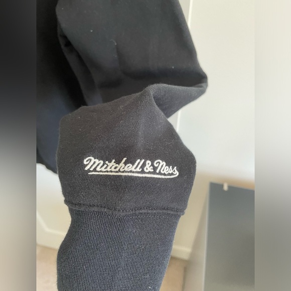 Mitchell & Ness Portland Trailblazers sweatshirt - Picture 4 of 5